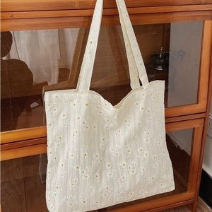 Daisy tote & make up bag matching set cream color w little ditsy floral daisies